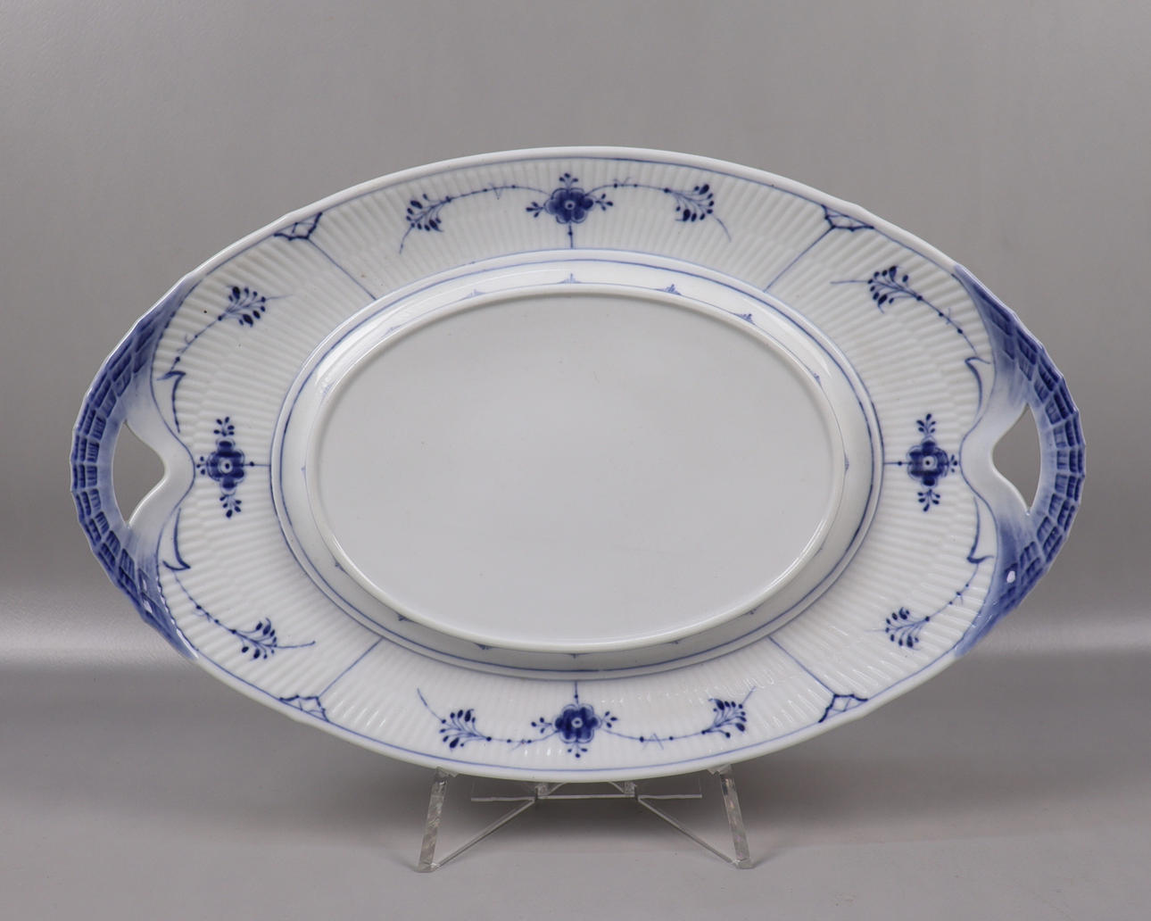 BING & GRÖNDAHL, musselmalet fat för terrin.