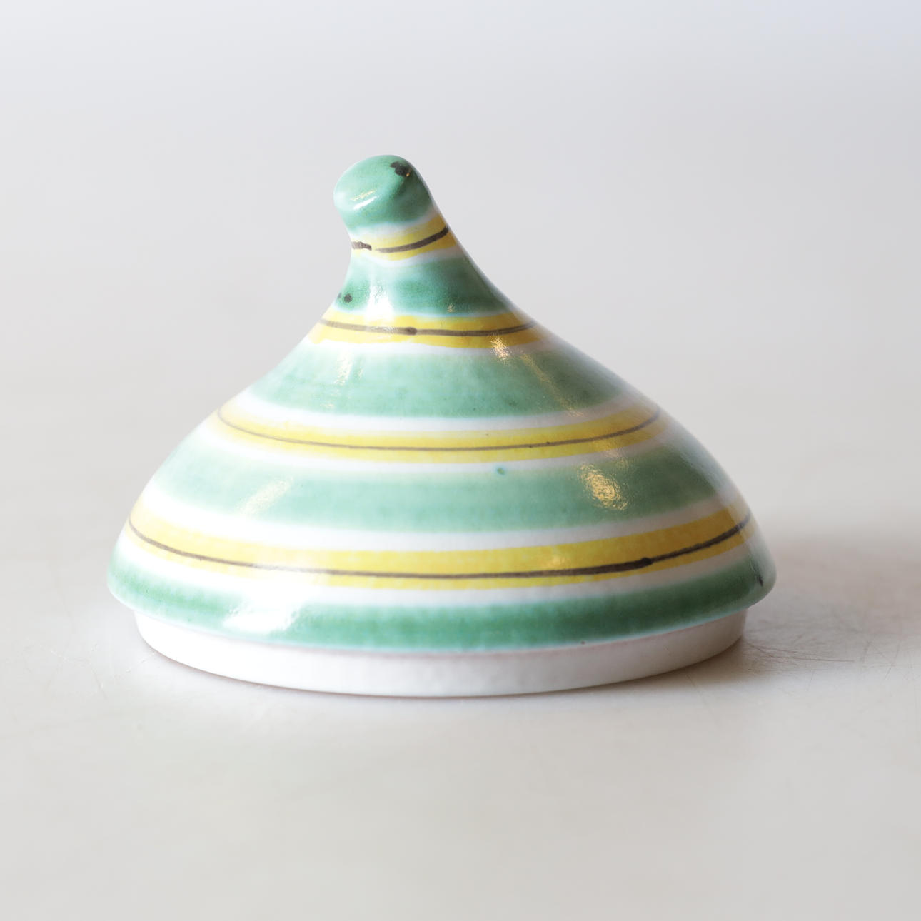 STIG LINDBERG. cover, faience, Gustavsberg.