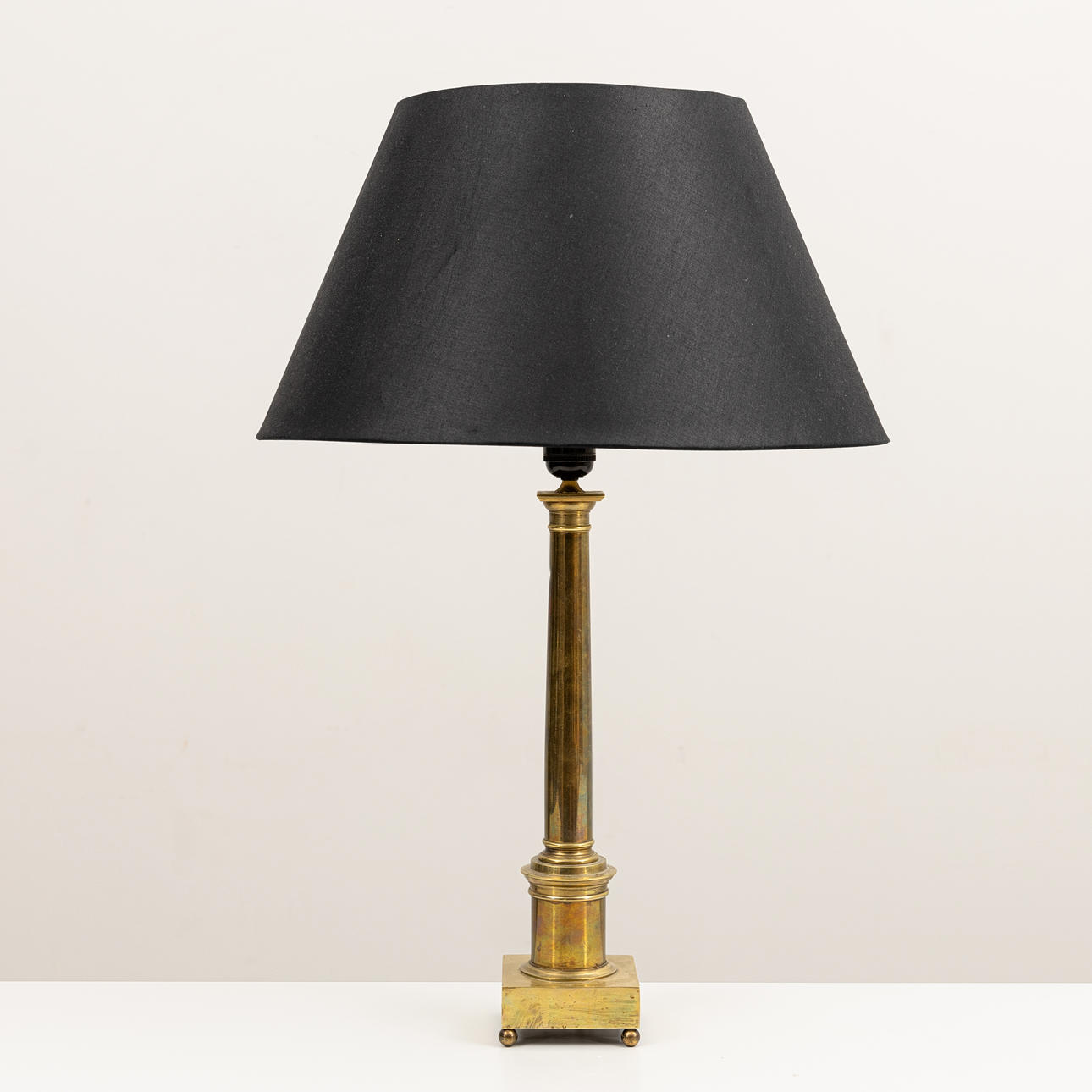 Bordlampe, messing, empirestil, 20. århundrede.