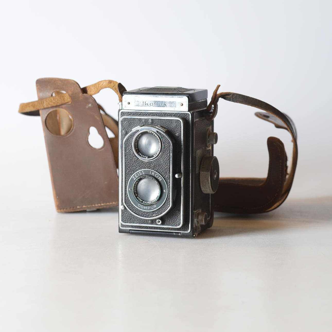 SPIEGELREFLEXKAMERA, „Ikoflex“, Zeiss Ikon.