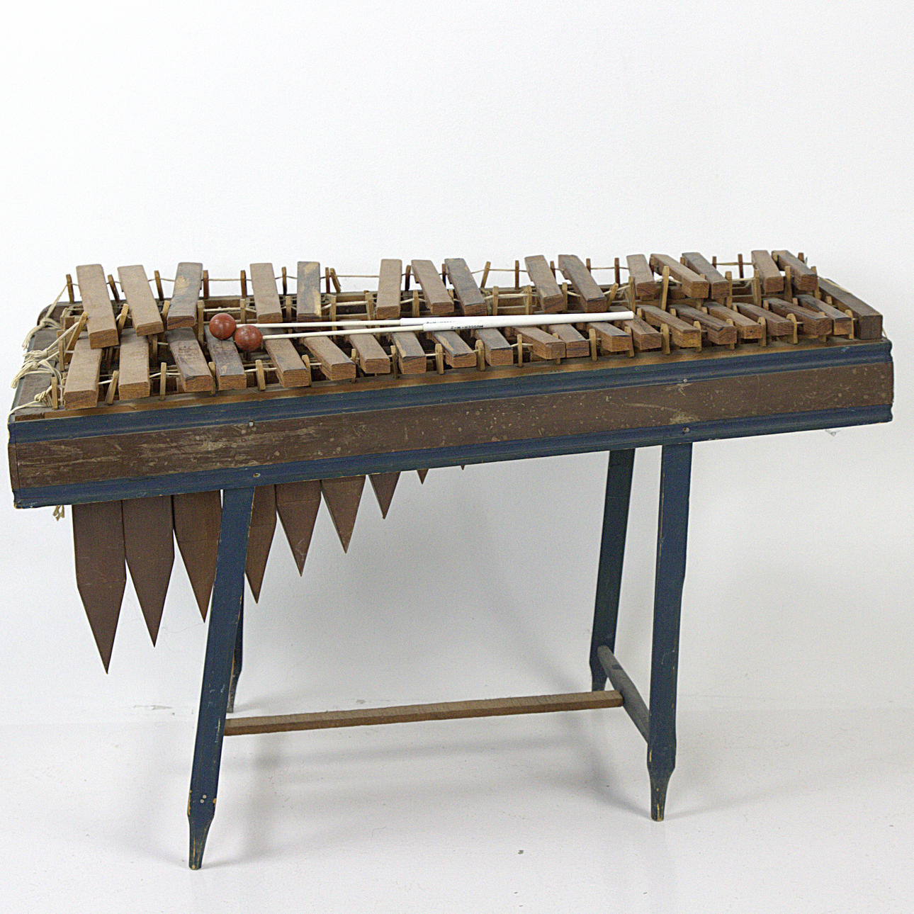 MARIMBA de madera del siglo XX.