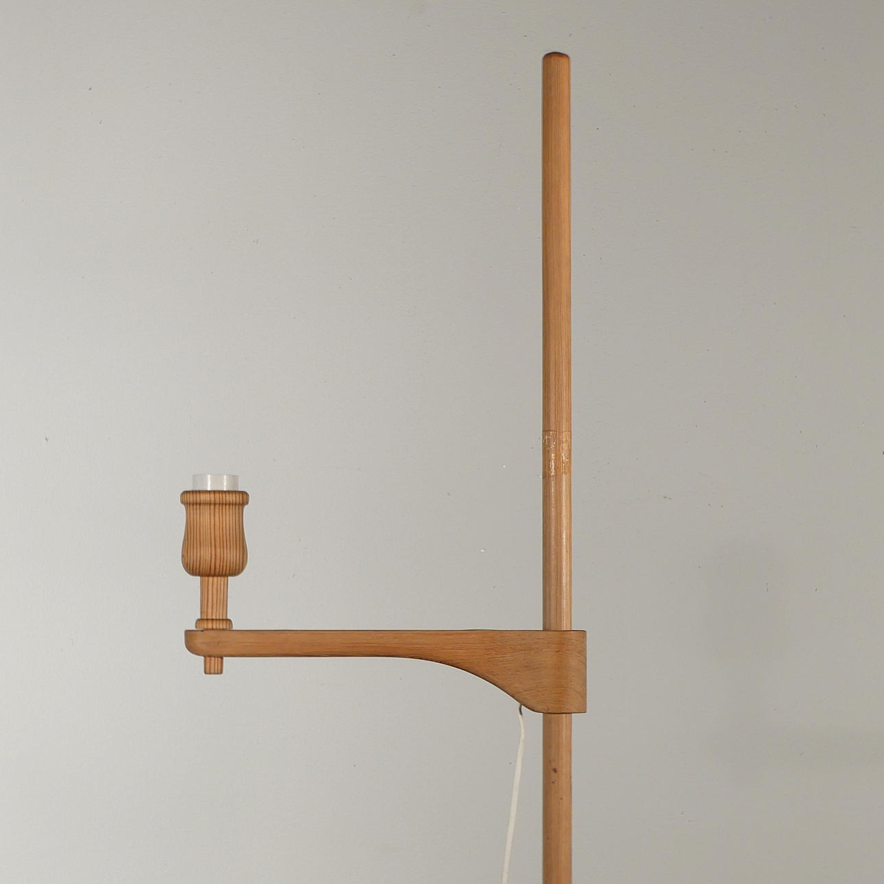 CARL MALMSTEN. GOLVLAMPA, "Staken".