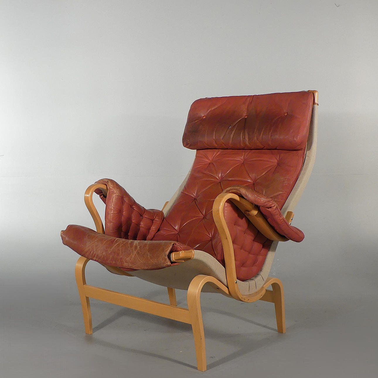 BRUNO MATHSSON. nojatuoli, ”Pernilla”, Dux.