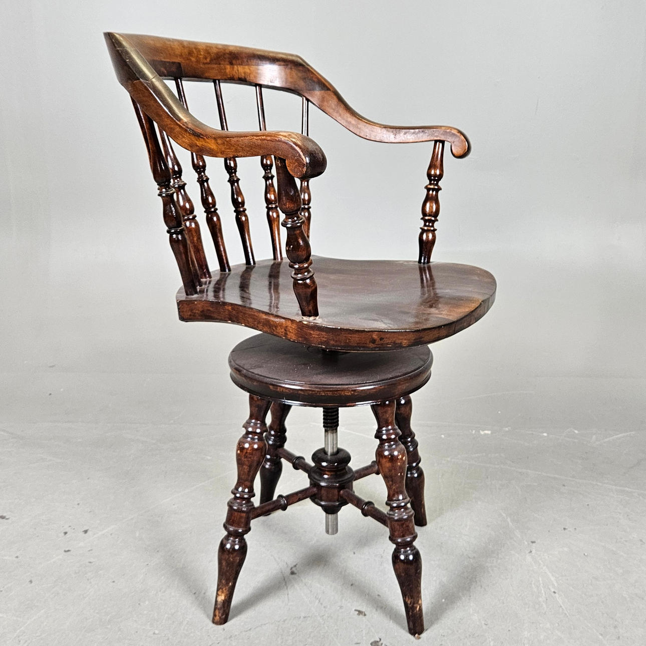 Ein Schreibtischstuhl, erste Hälfte des 20. Jahrhunderts.