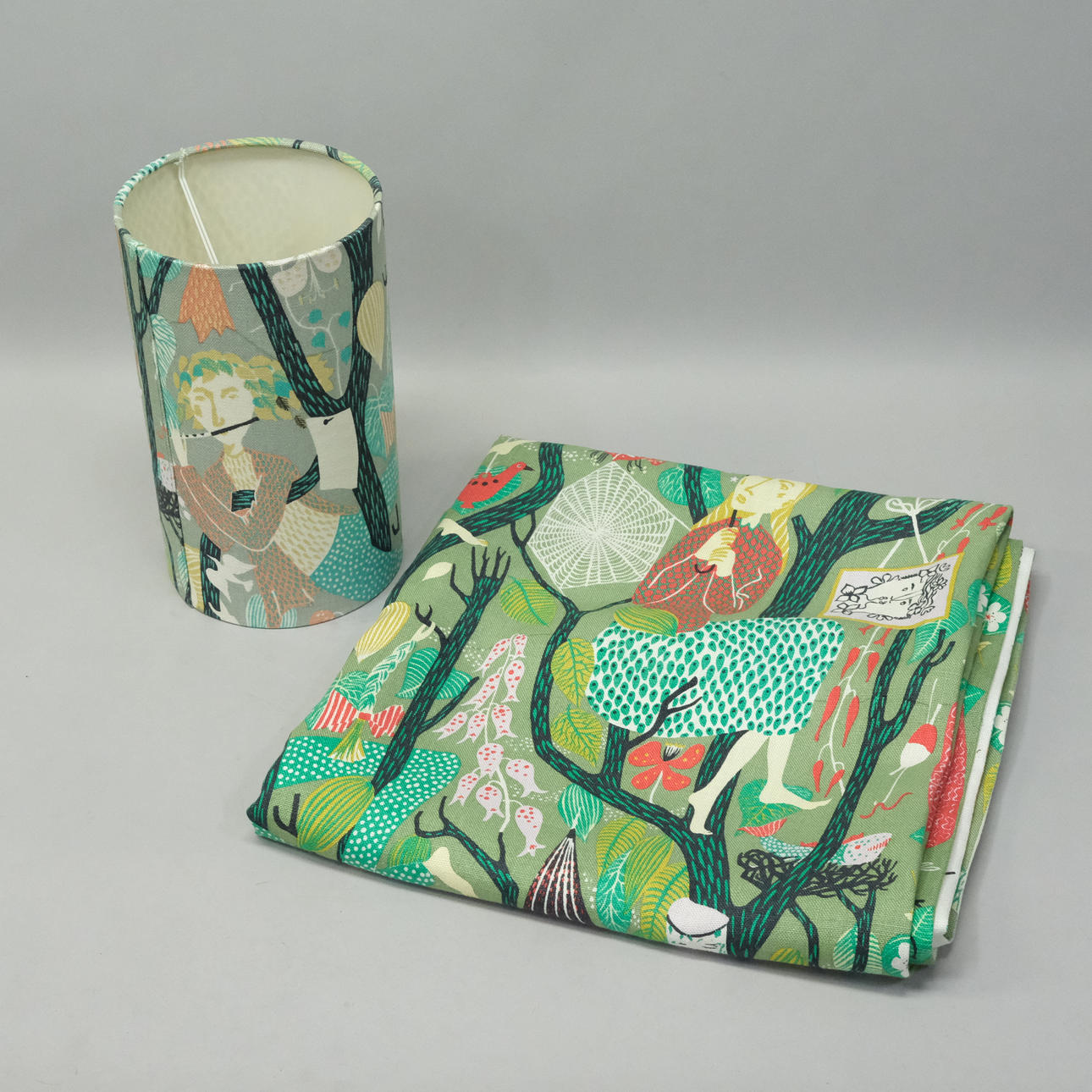 STIG LINDBERG. LAMPSHADE AND DRAPERY.