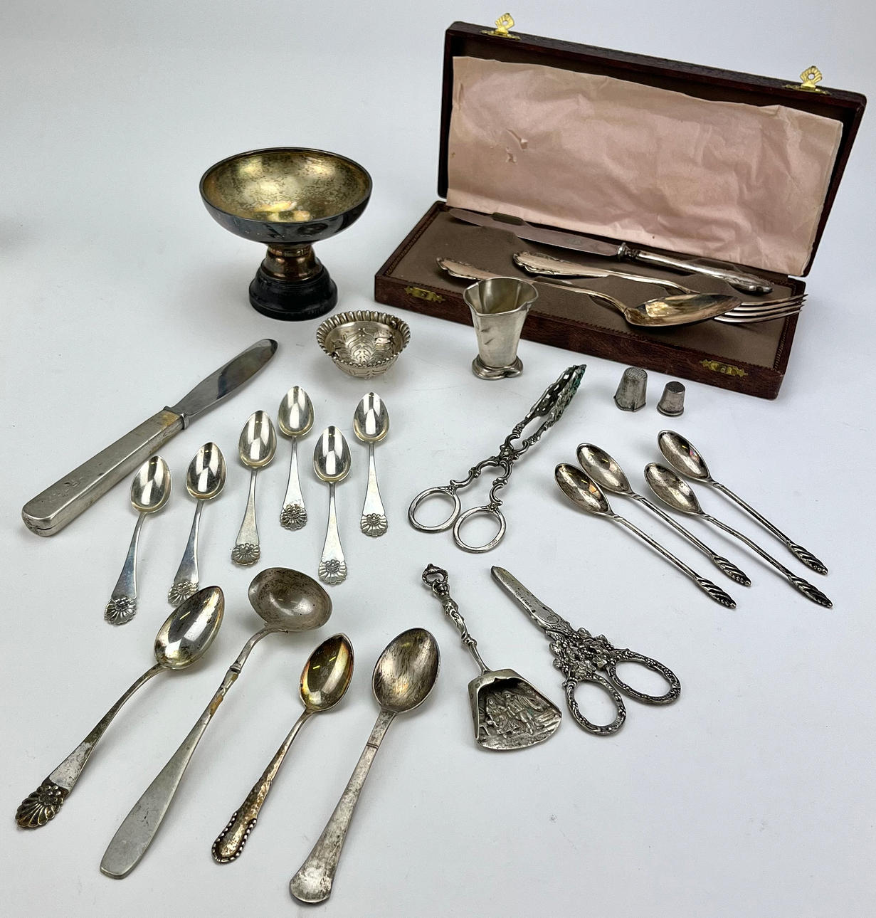 SILBERNE OBJEKTE, Gesamtgewicht ca. 553 Gramm.