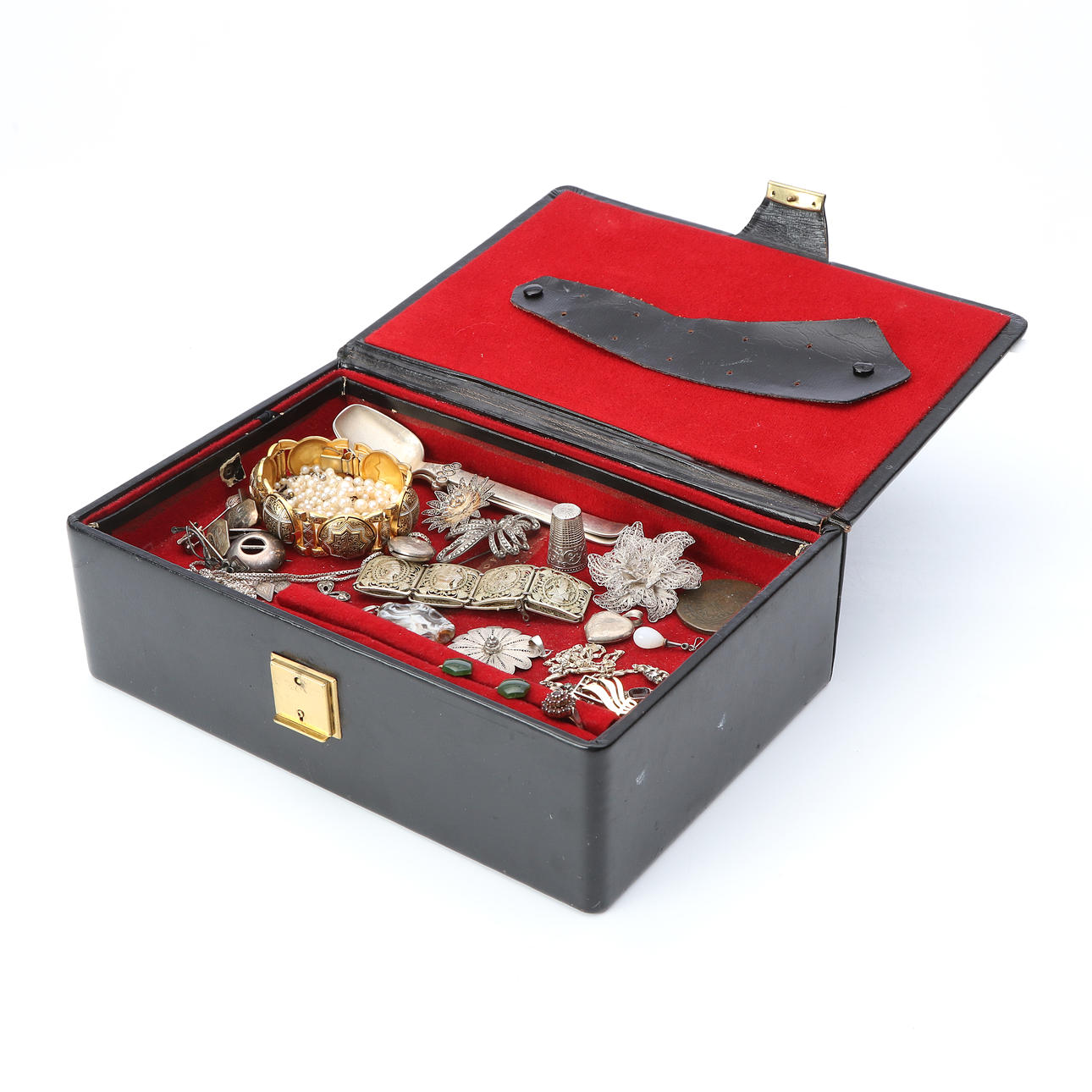 SCHMUCKKÄSTCHEN MIT SCHMUCK UND BIJOUTERIE. Silber, Metall usw.