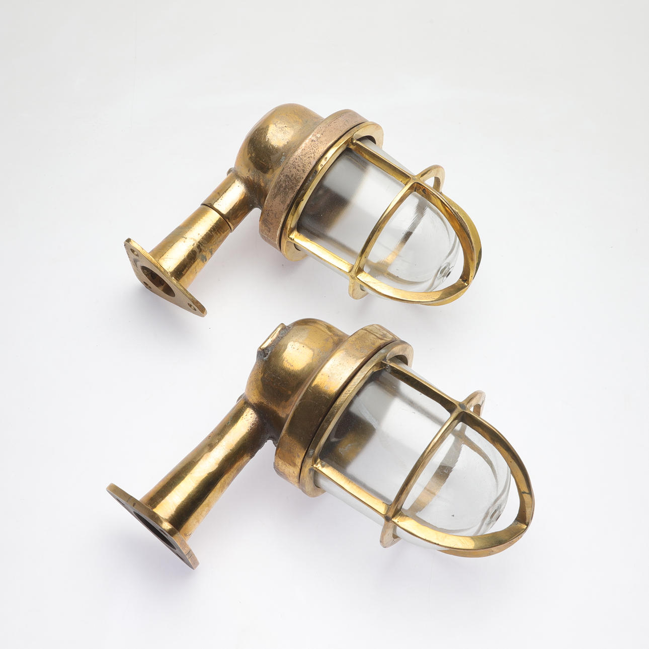 SHIP LIGHTS, 2 pcs, with wall mount, brass.