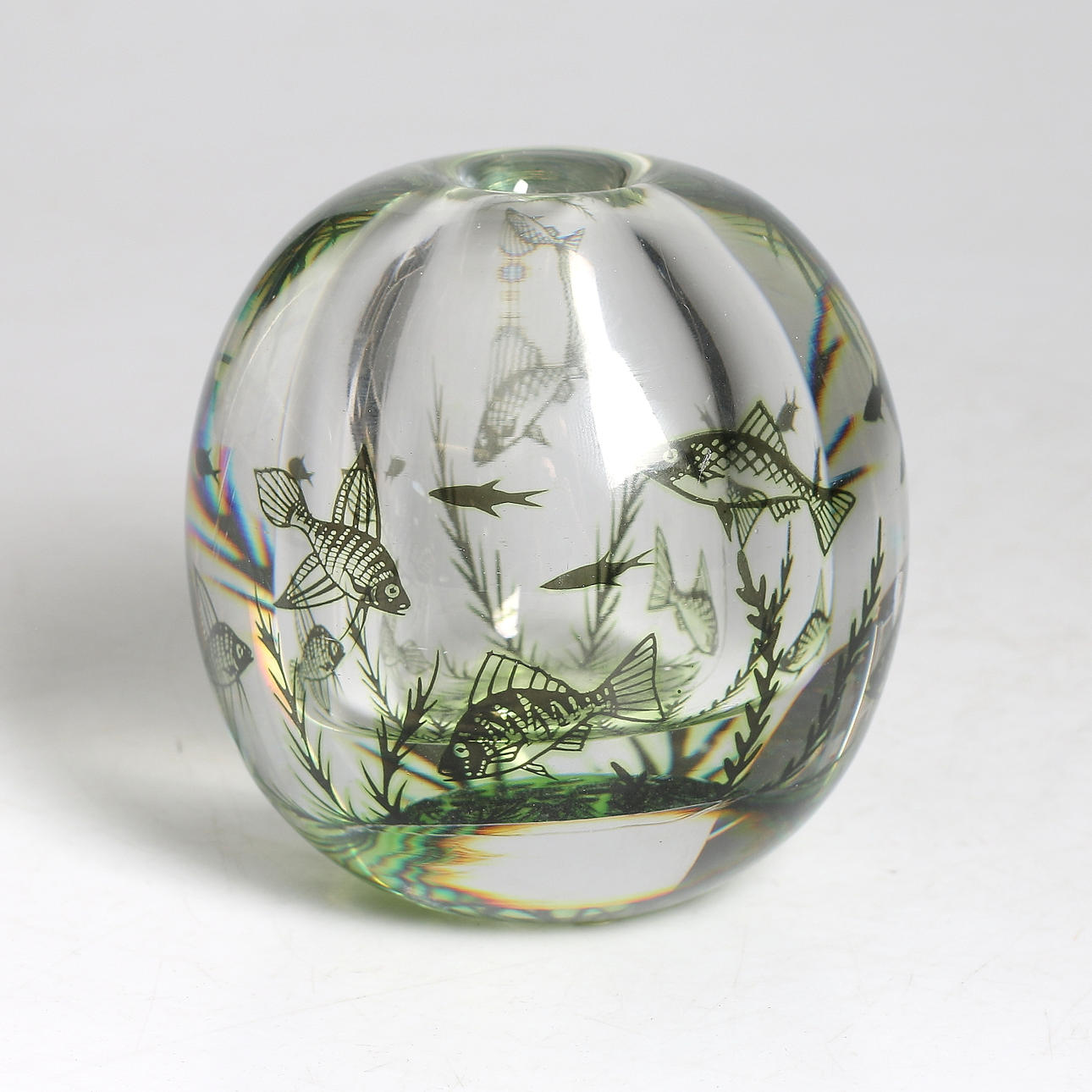 EDWARD HALD. Vas, Fiskgraal, Orrefors, fullsignerad.