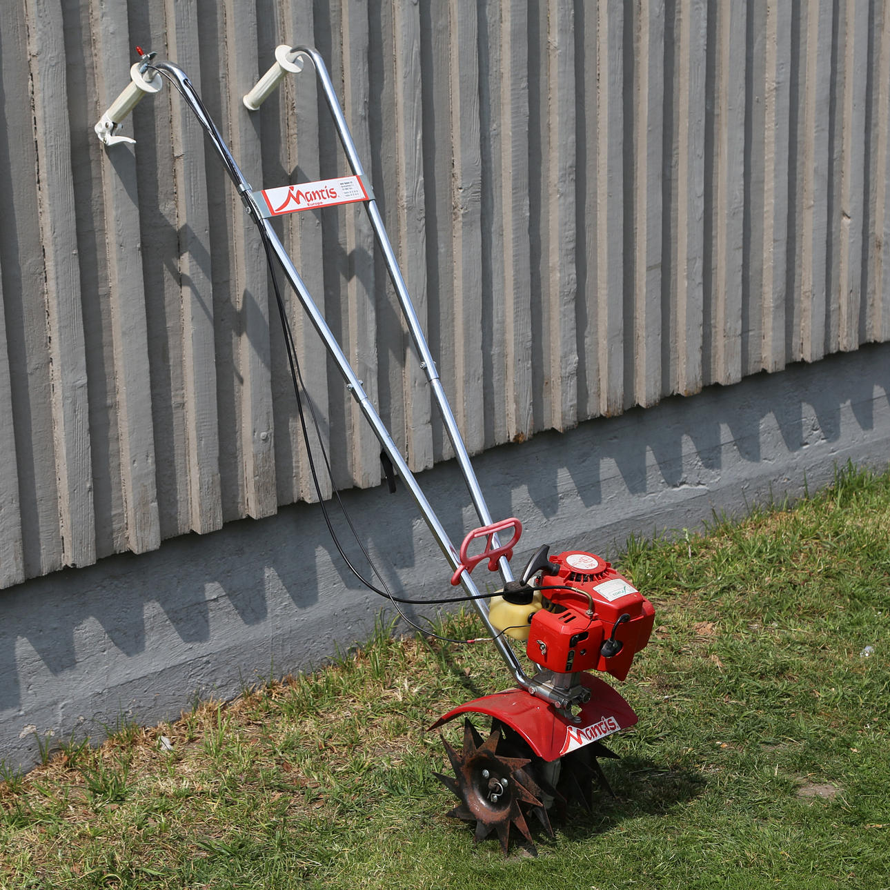 CULTIVADOR, MANTIS, CON ACCESORIOS.