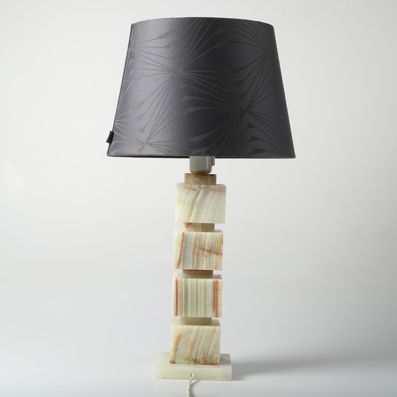 A 1970s-century alabaster table lamp.