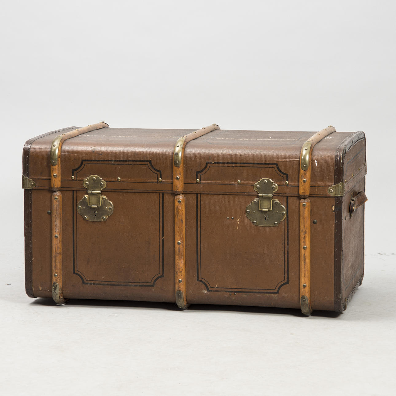 KOFFERT, 1900-talets första hälft.