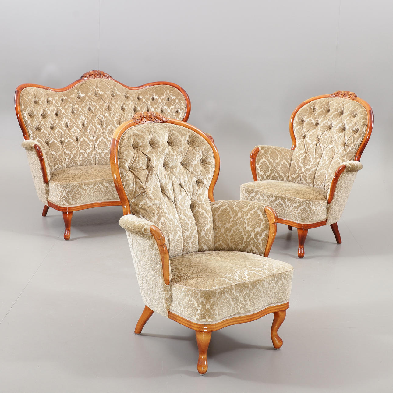 A 3-piece rococo lounge group, 20th century.