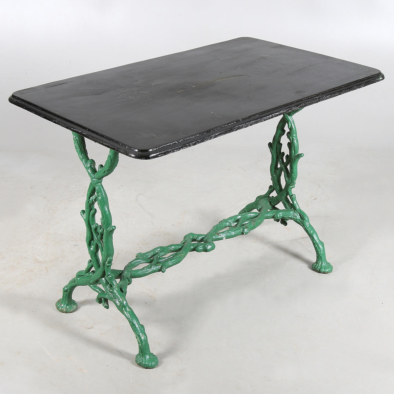 TRÄDGÅRDSBORD, gjutjärn, omkring sekelskiftet 18/1900.