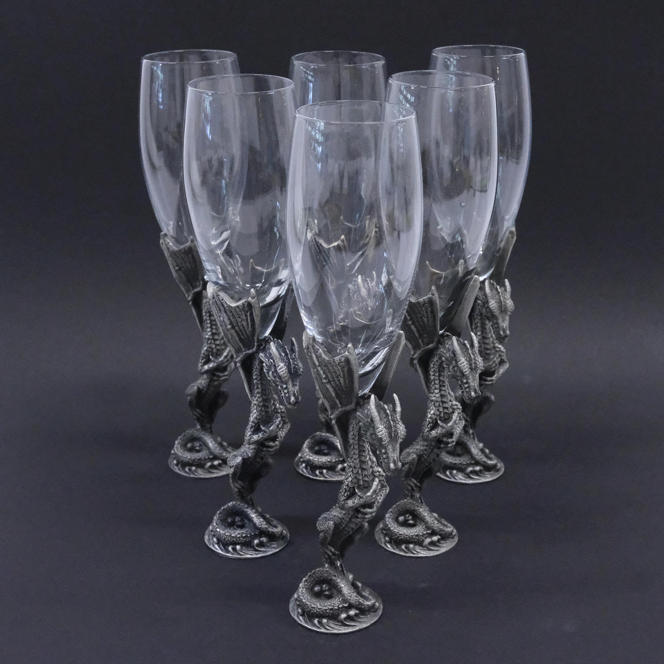 SEKS CHAMPAGNEGLAS MED METALFØDDER.