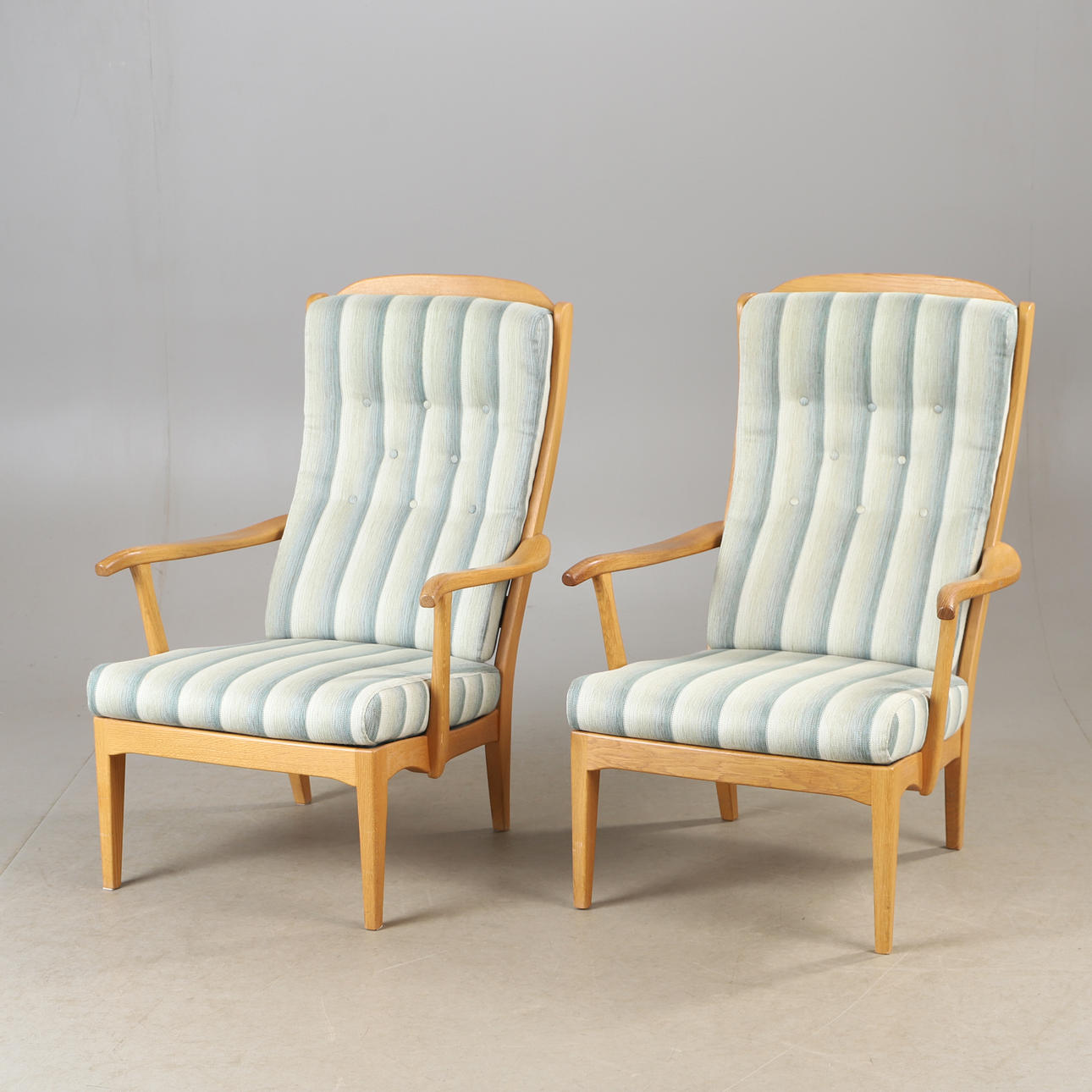 CARL MALMSTEN. Lænestole, 1 par, „Stora springbakke“, eg.