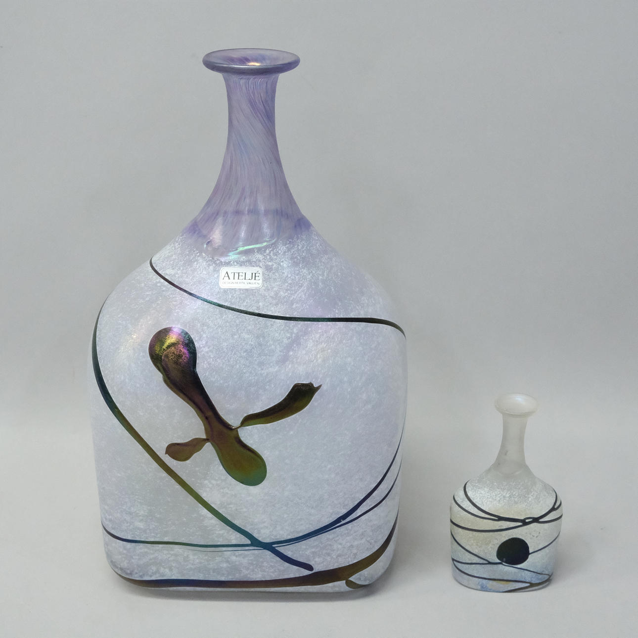BERTIL VALLIEN. BODA, ATELIER, ZWEI FLASCHEN.