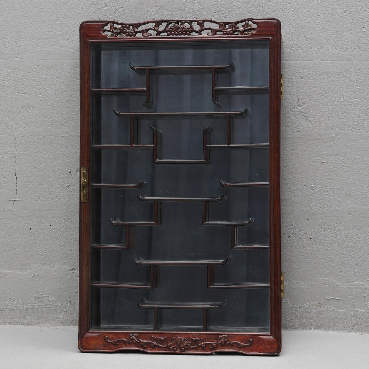 WANDVITRINEN. China, 20. Jahrhundert.