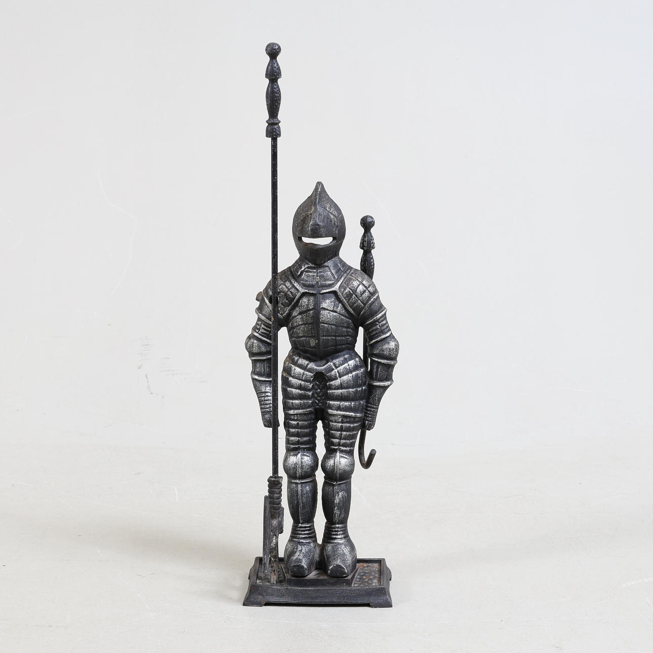 TAKKAJALUSTA, 3 osaa, valurautaa, 1900-luku.