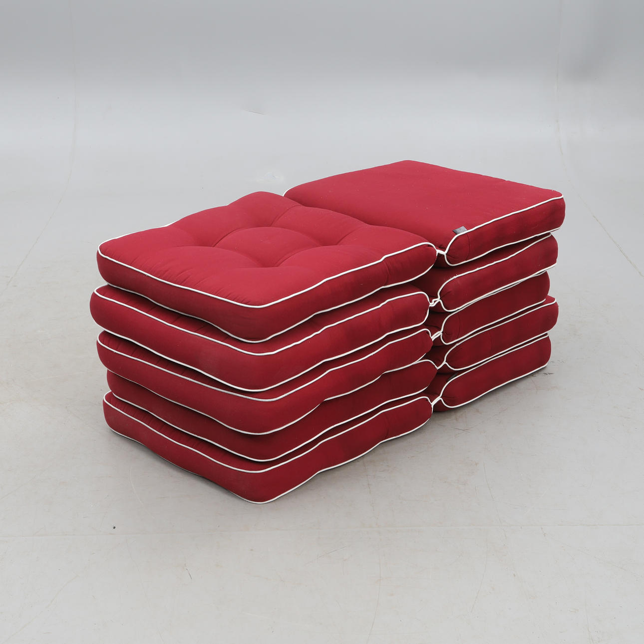 PILLOWS, Hillertorp, 5 pieces.