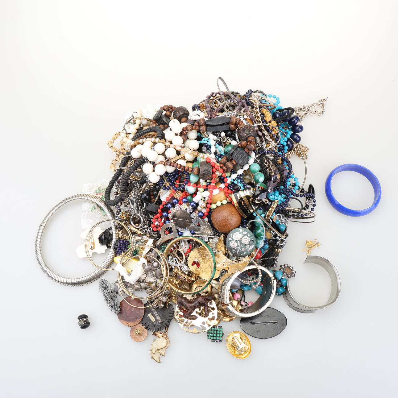 BIJOUTERIER, gemischter Schmuck.