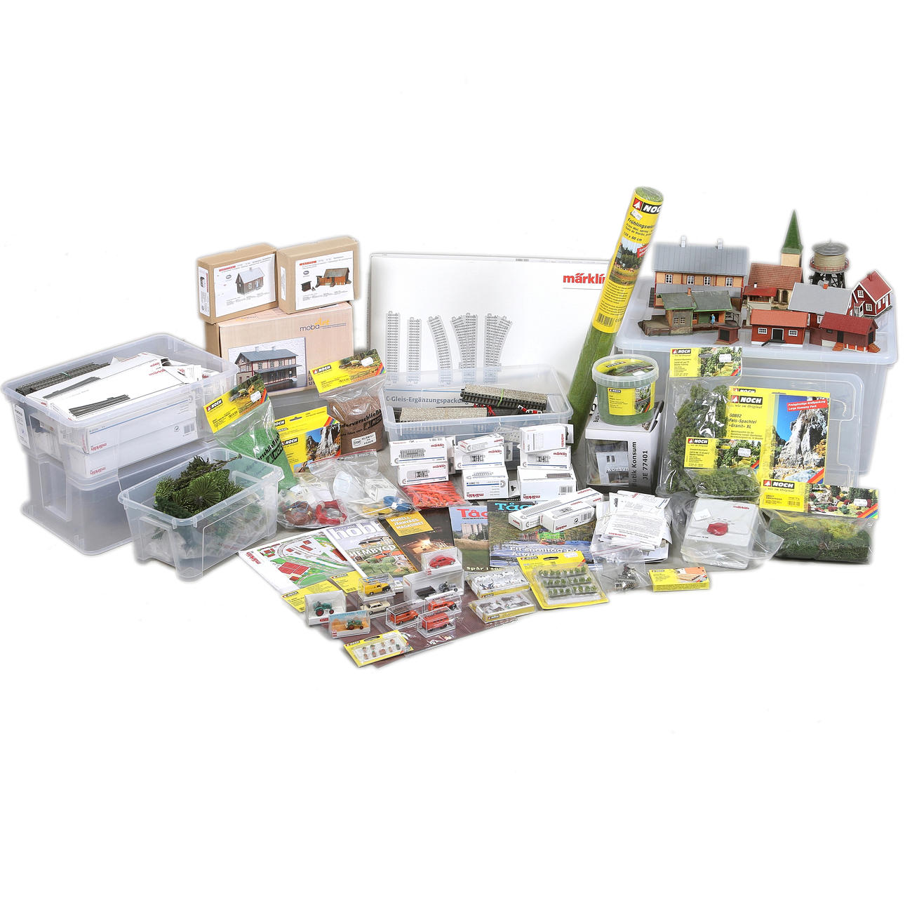 MÄRKLIN, H0, 128 delar, räls, hus och dekormaterial.