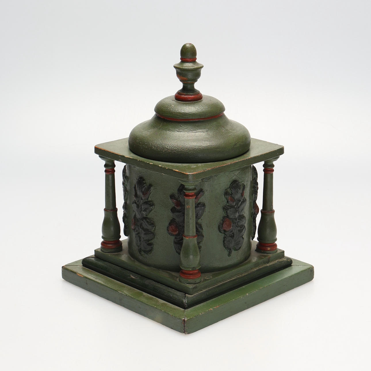 TOBAKSKRUKKE. Malet træ.