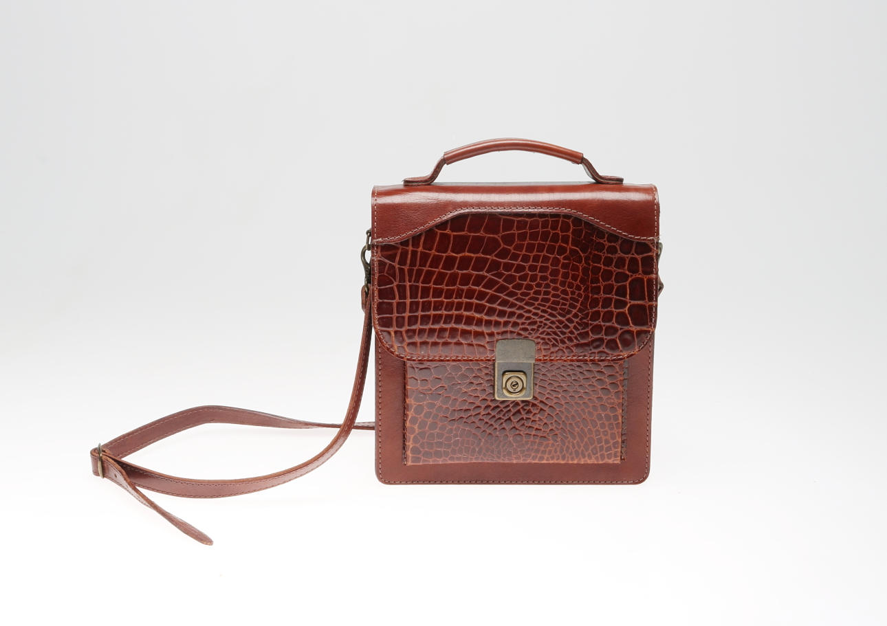 VÄSKA, krokodilmönstrad.