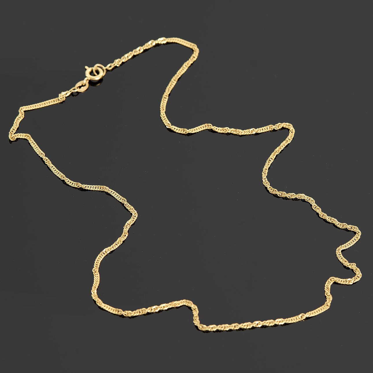 COLLAR, oro de 18 quilates, cadena de Singapur.