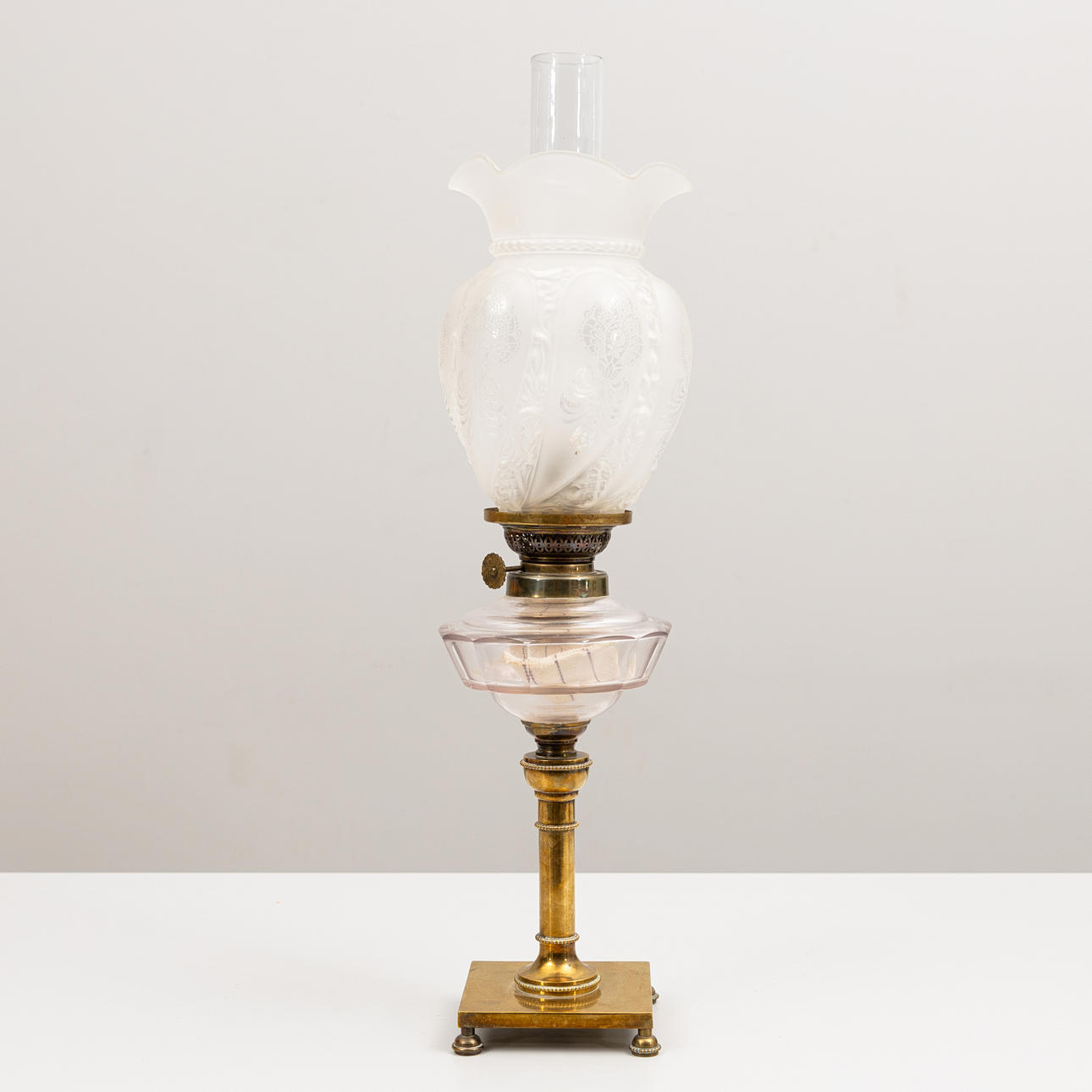 LAMPA, messinki och lasi, 1900-tal.