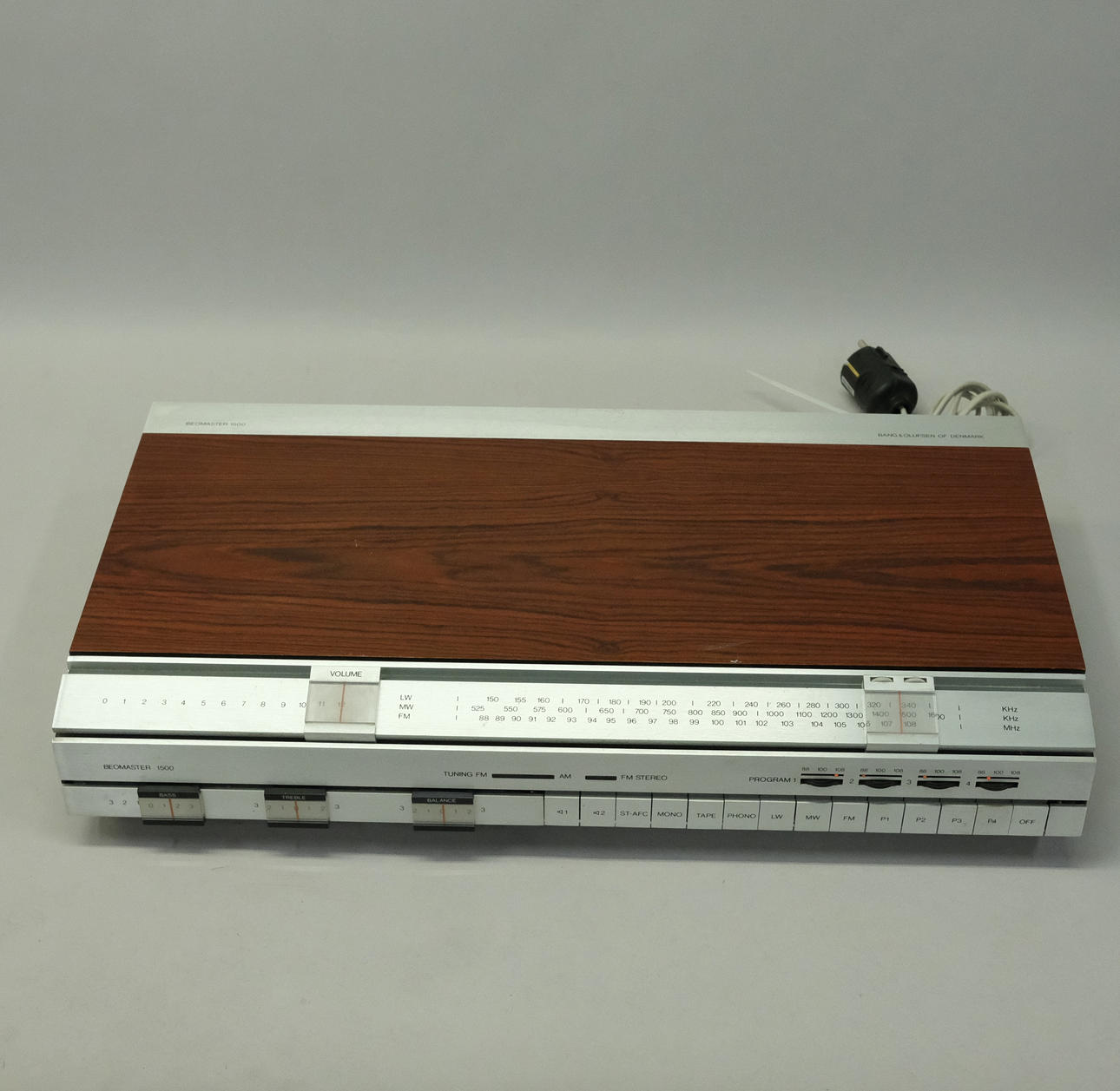 BANG & OLUFSEN. AMPLIFIERS. “BEOMASTER 1500".