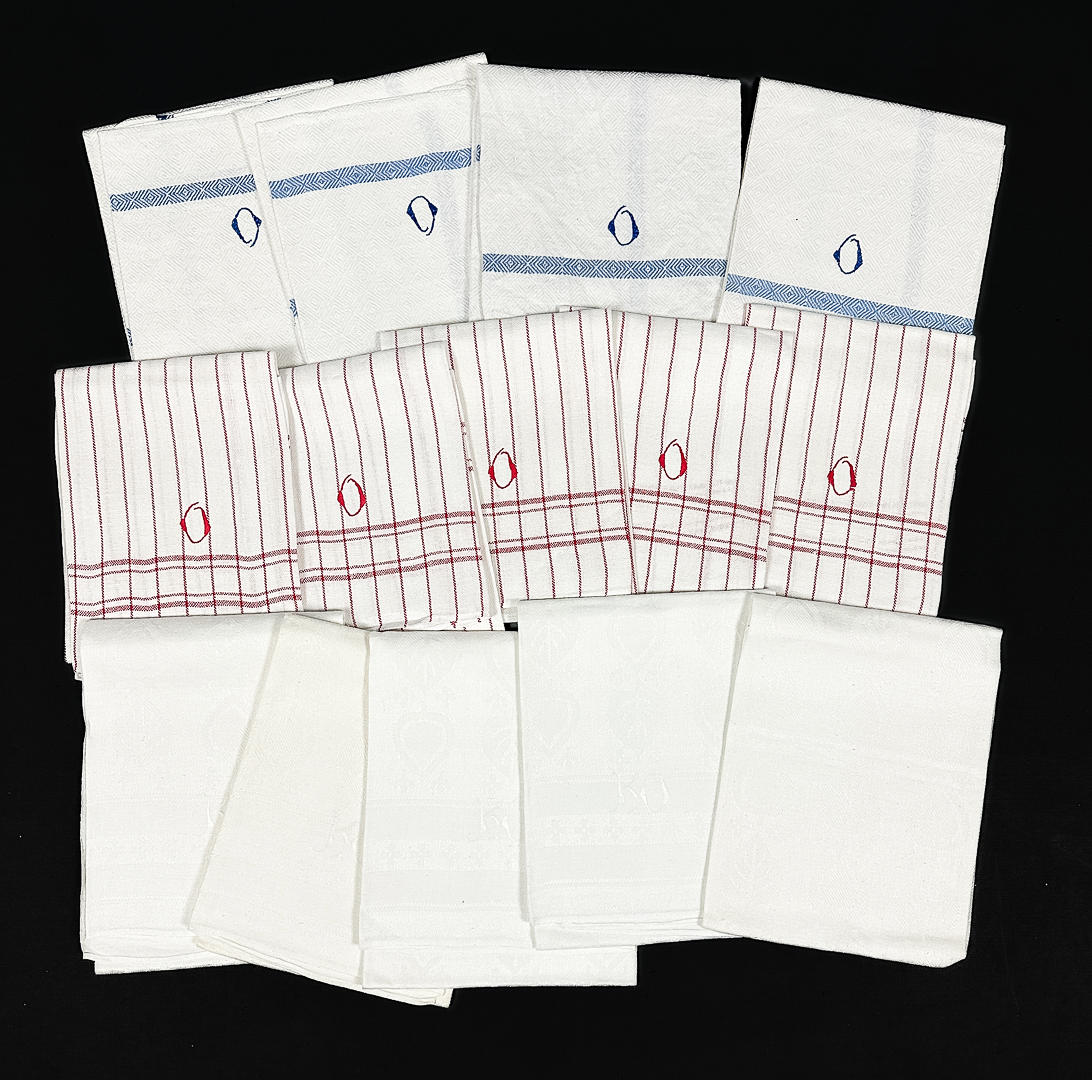 LINNE TOWELS & LINEN NAPKINS, 14pcs signed.
