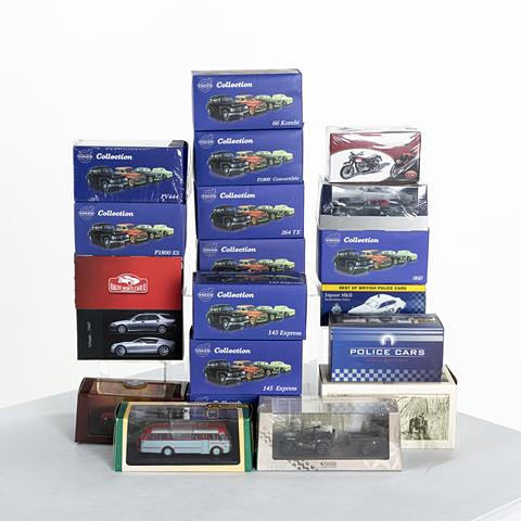 MODELLAUTOS, viele Saab, Volvo und andere.