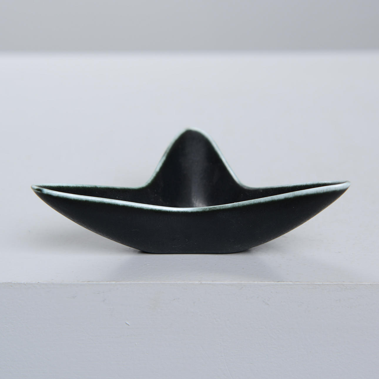 GUNNAR NYLUND. Bowl, “Carolina”, Rörstrand.