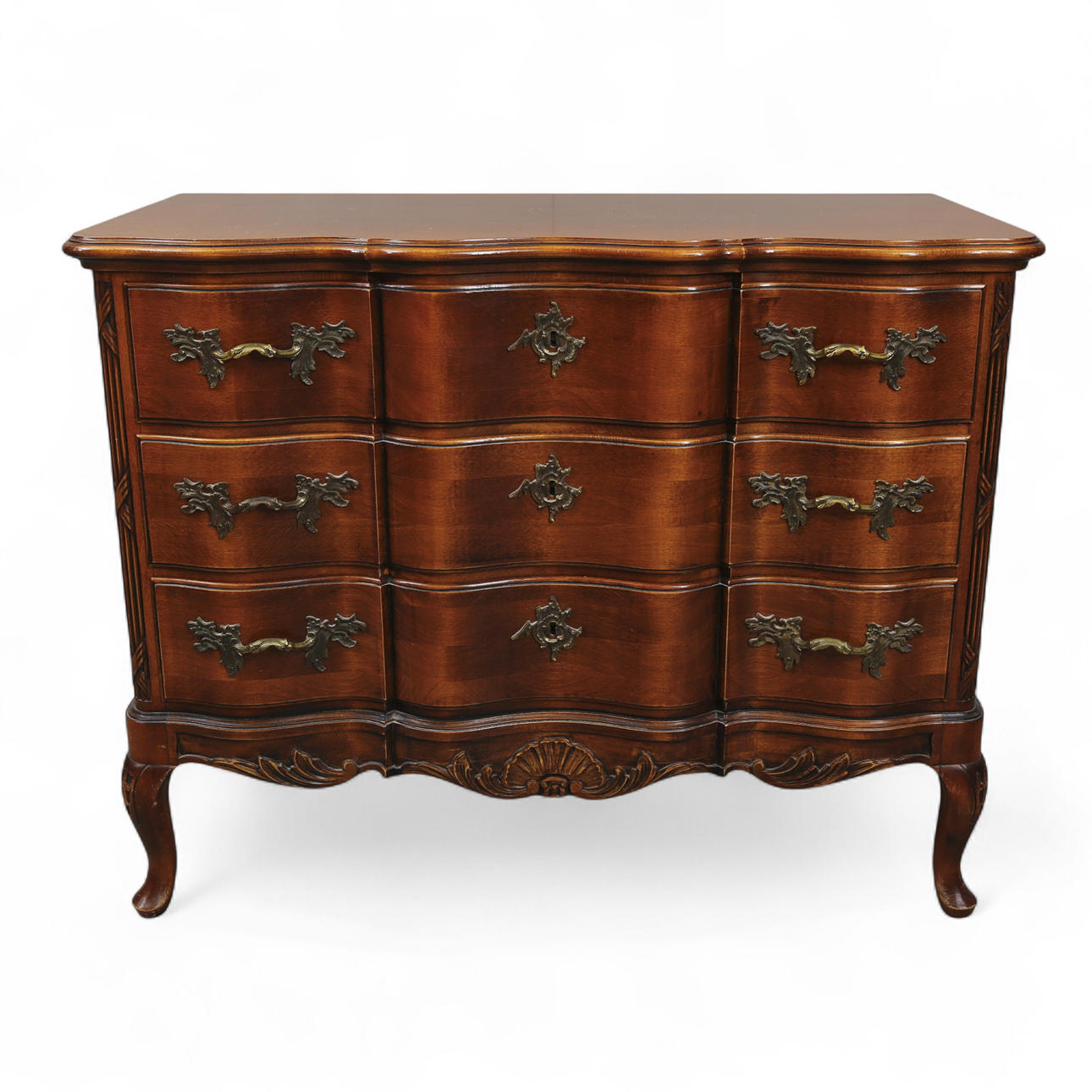 BYRÅ, barockstil, andra hälften av1900-talet.