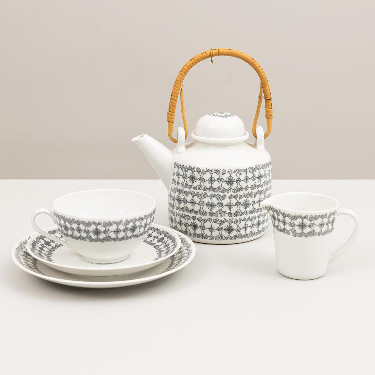 TESERVIS, 24 delar, porslin, "Mimosa", Rörstrand.