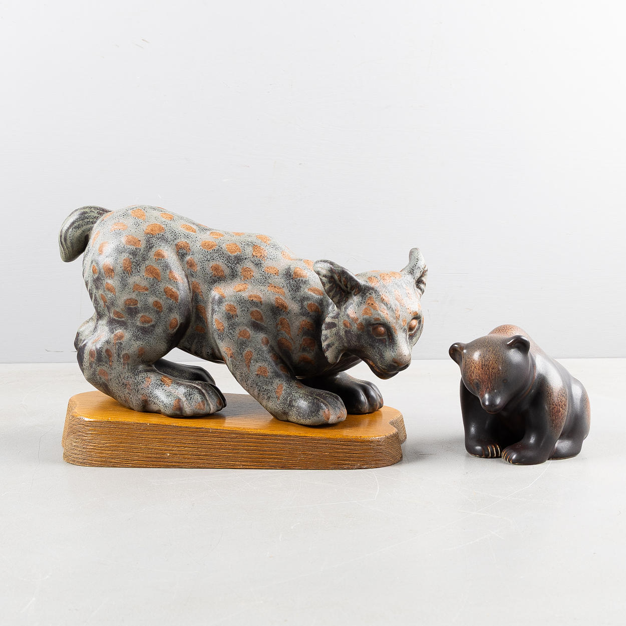 GUNNAR NYLUND. Bear and lynx, Rörstrand.