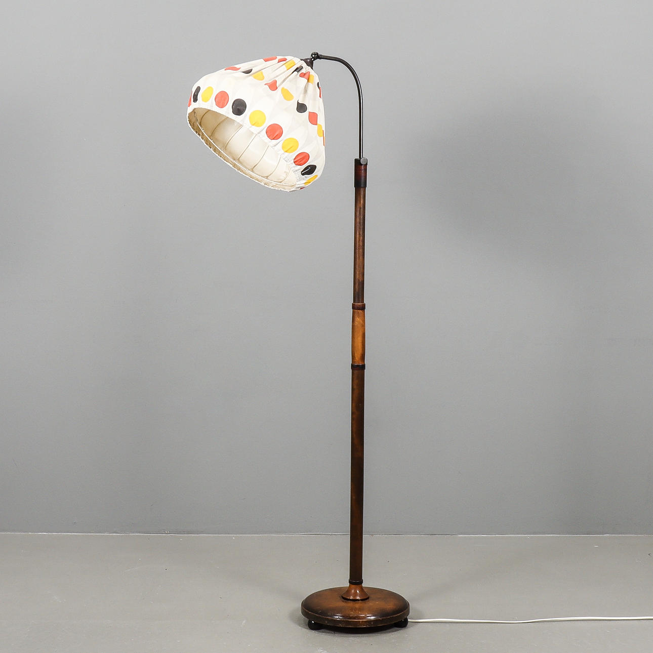 FLOOR LAMP 1930'S.