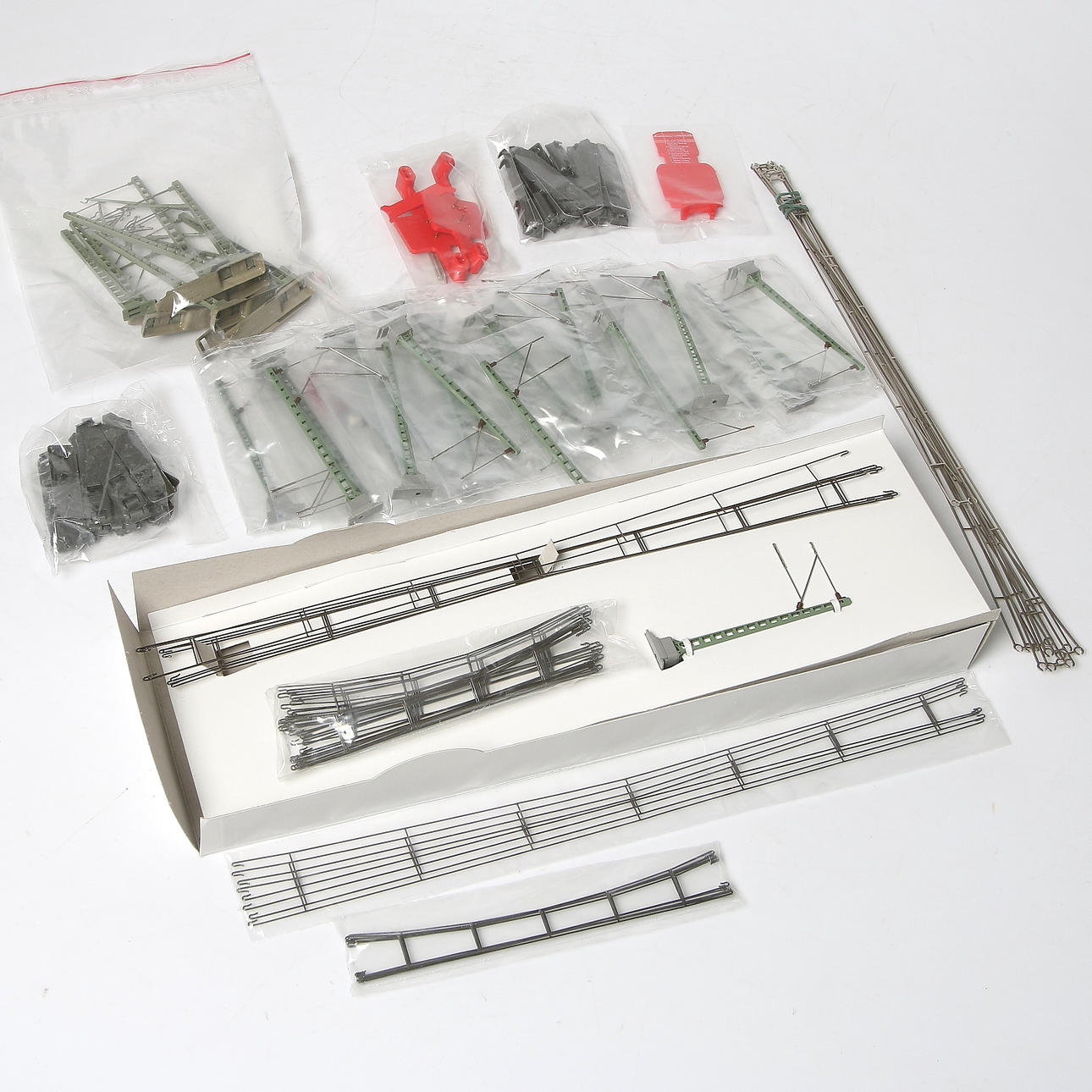 MÄRKLIN, H0, 70000, Grundsats till luftledningar.