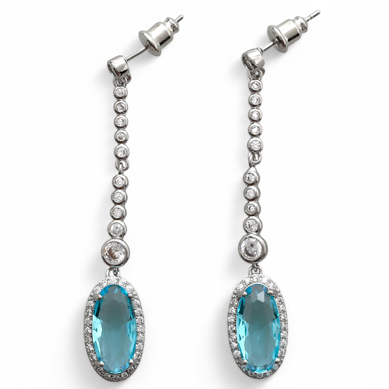 Pendientes largos de circonitas.