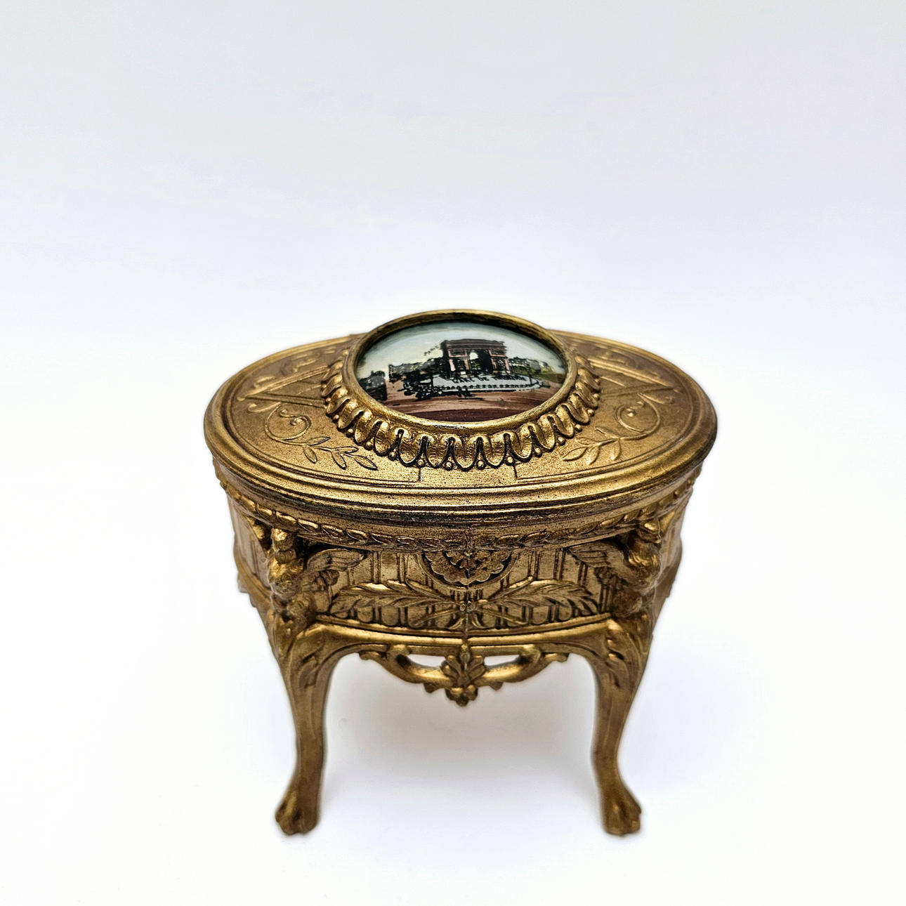 ANTIQUE GOLD CASE. ARC.