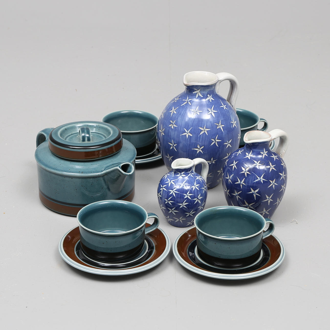 TESERVIS, 9 delar, "Meri" Arabia samt KANNOR, 3 st, "Star", Ingrid Atterberg Upsala Ekeby.