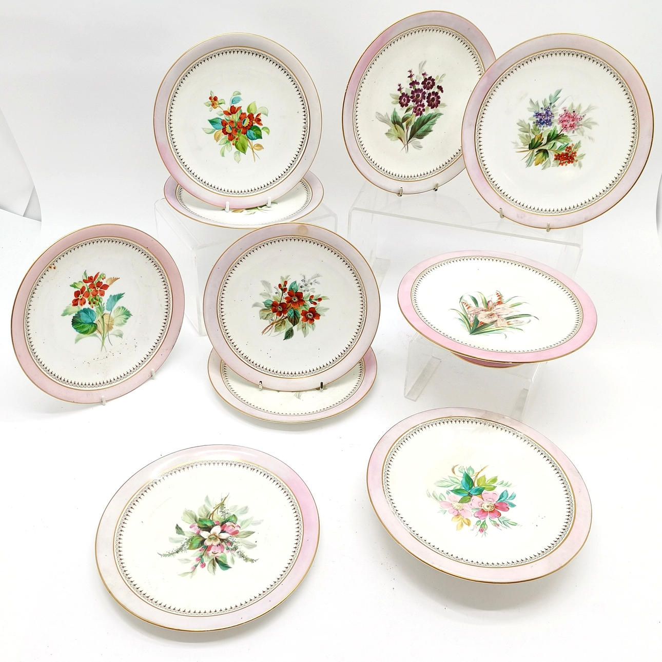 ANTIQUE FLOWER DECORATED DESSERT PLATES.