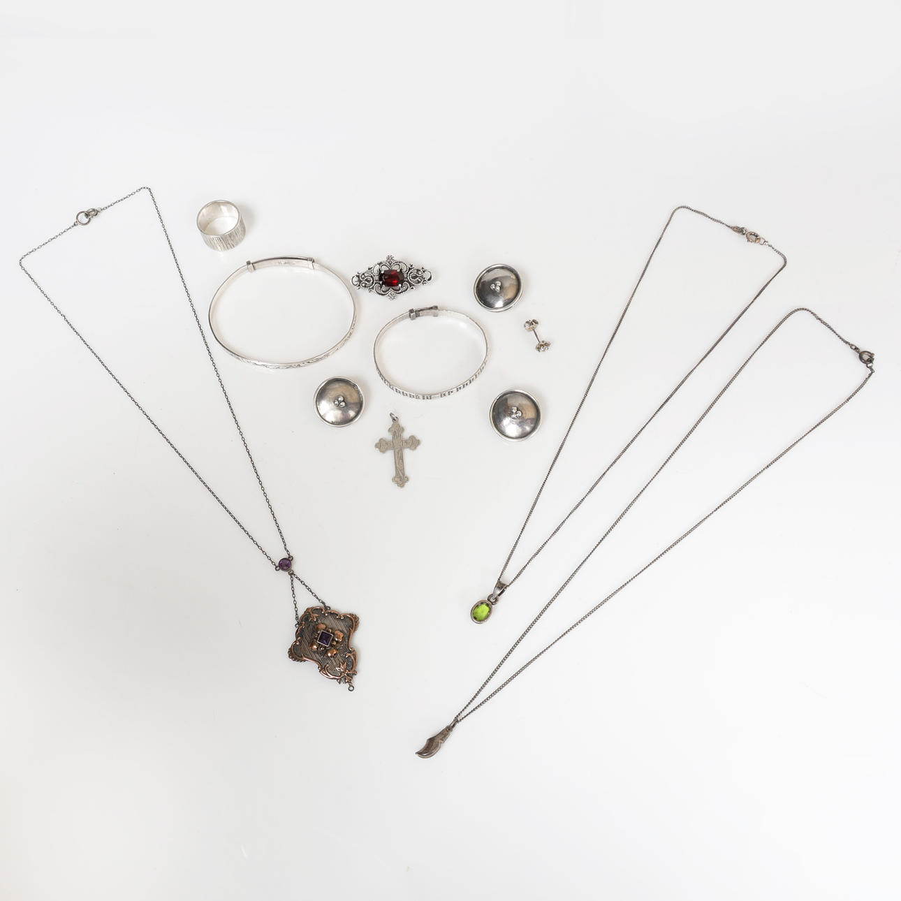 EN SAMLING AF SØLV- OG HVIDMETALSMYKKER (ANTAL).