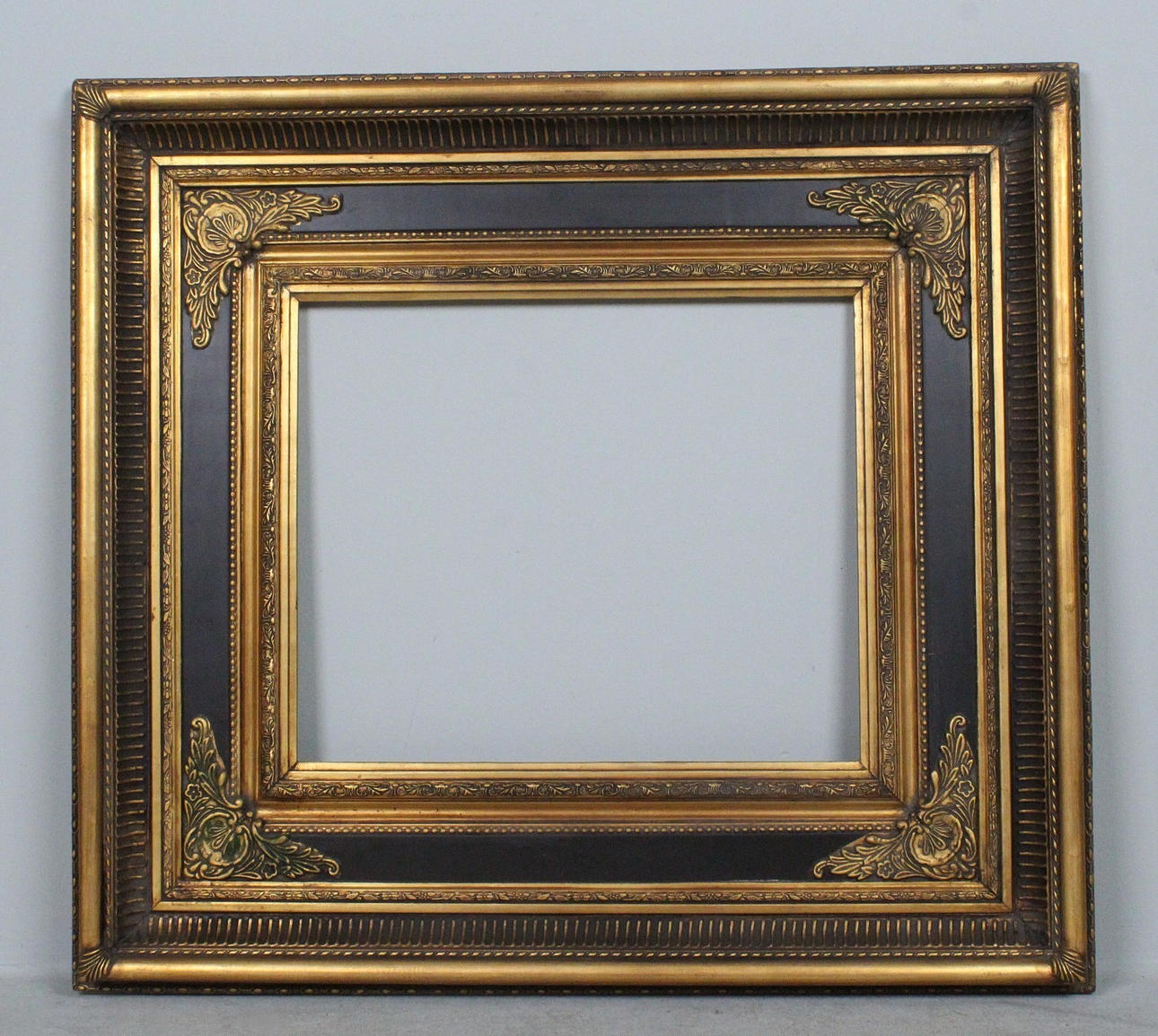 Frame/wooden picture frame.