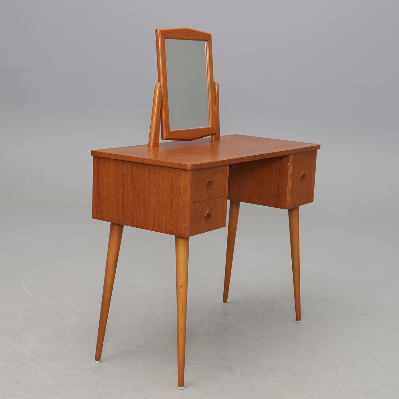 A 1950s/60s dressing table.