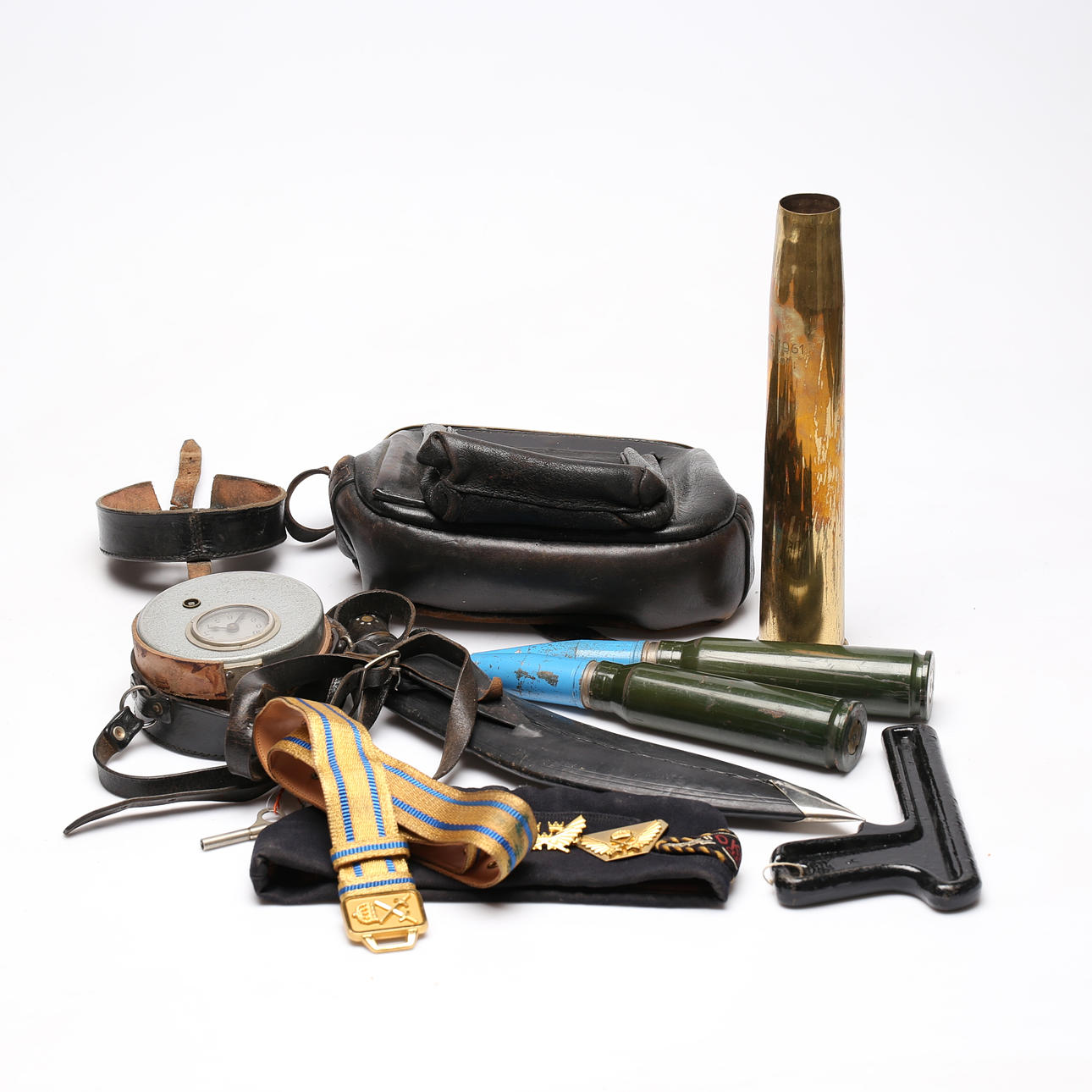 PARTY, including militaria.