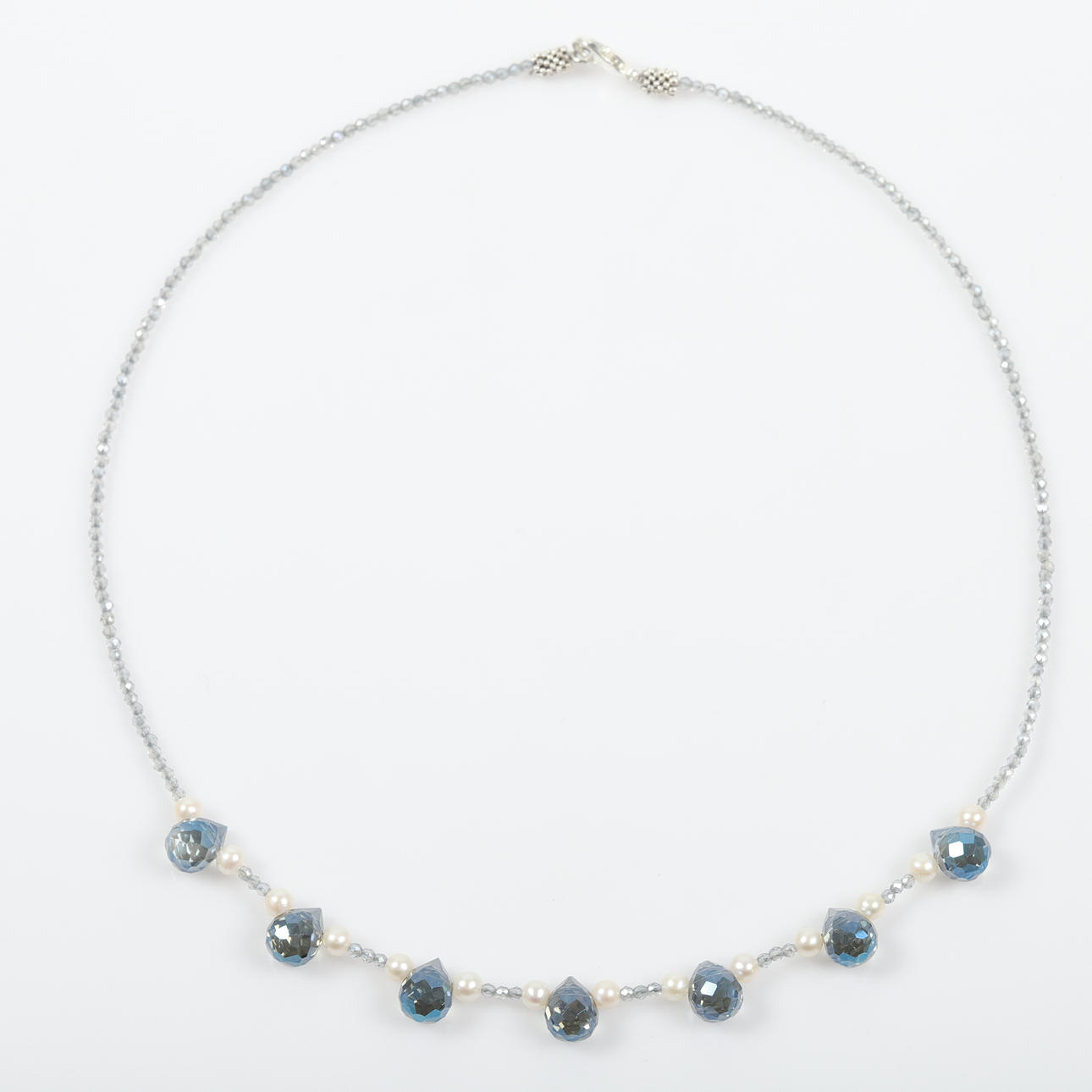 COLLIER, strass, odlade pärlor m. m.