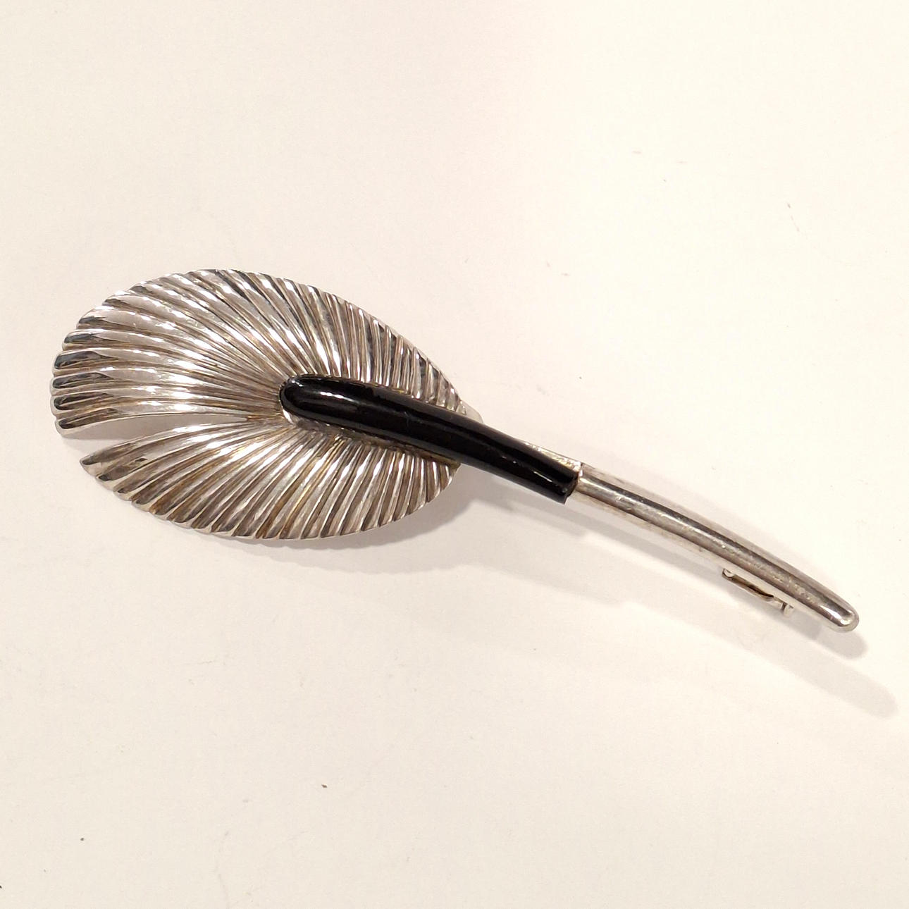 PUIG DORIA. Silver palmblad brosch.