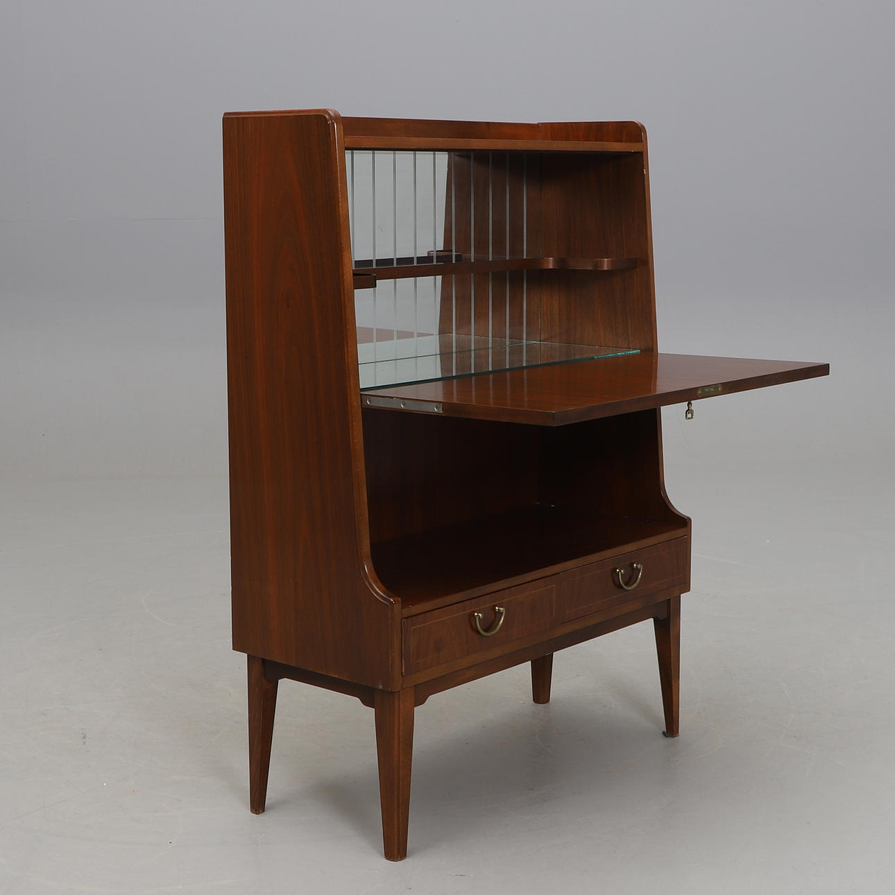 Ein Barschrank aus den 1950er Jahren.